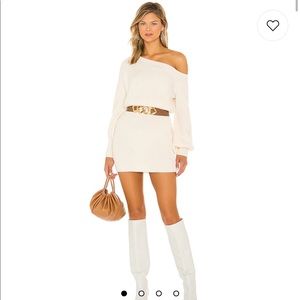 CREME SWEATER DRESS (S)